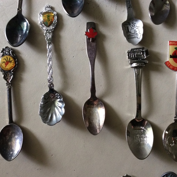 Decorative Spoons Lot of 25 - Picture 4 of 6